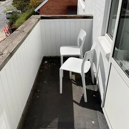 Stor Lys Med Terrasse Og Altan