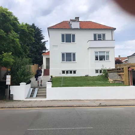 아파트 Stor Lys Med Terrasse Og Altan