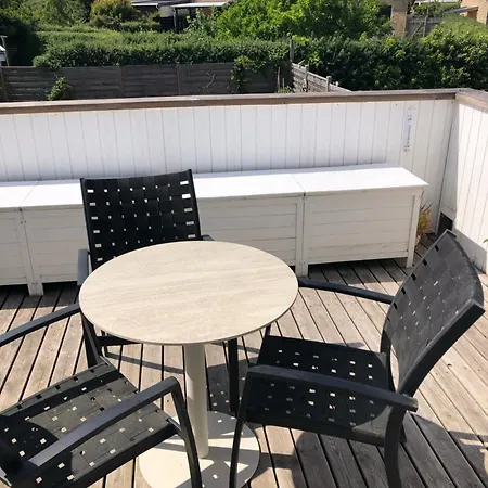 Stor Lys Med Terrasse Og Altan 아파트 *